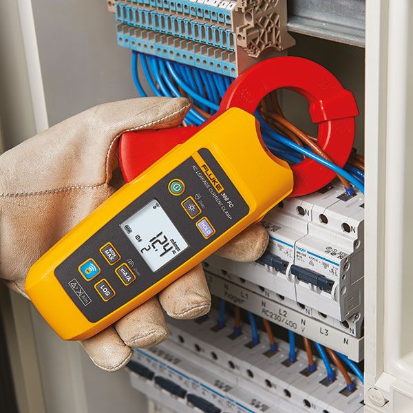 FLUKE Clamp Meters